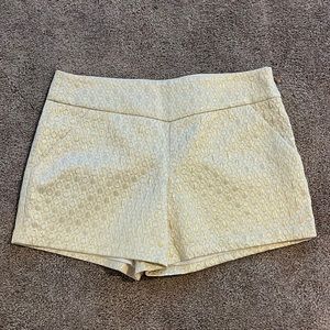 COPY - Lilly Pulitzer gold side zipper shorts